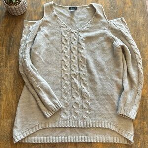 VENUS Off-the-Shoulder Light Gray Sweater